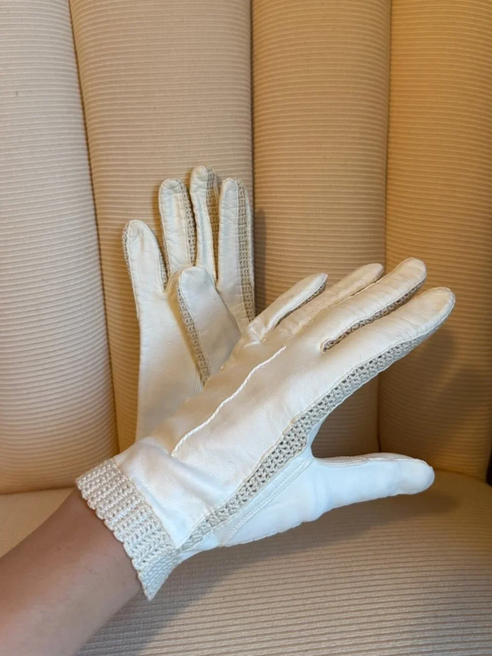 Made in Italy White Leather & Crochet Driving Gloves - Size 7